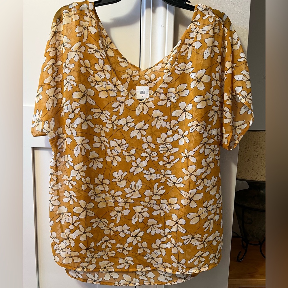 CAbi Thrive Floral Top